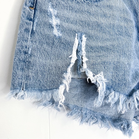 Agolde Parker Vintage Cut Off Short in Swapmeet - Picture 3 of 7